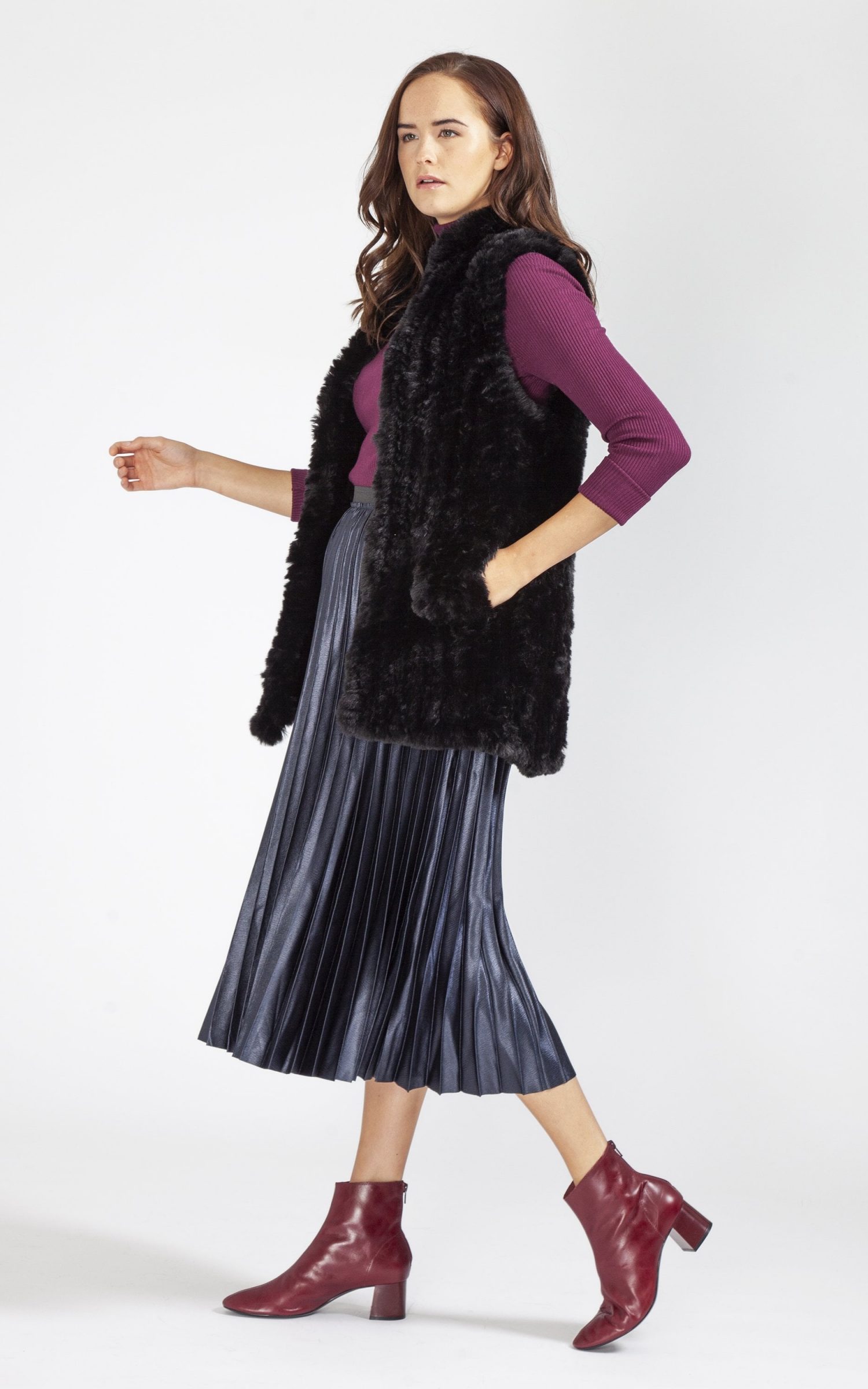 hand-knitted-faux-fur-gilet-p1172-17953_zoom
